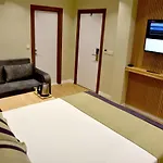 Edwin Plus Hotel