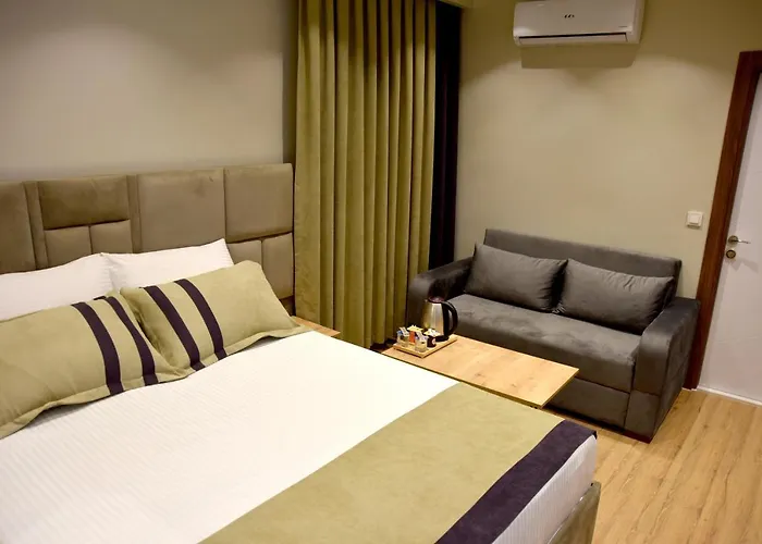 Edwin Plus Hotel