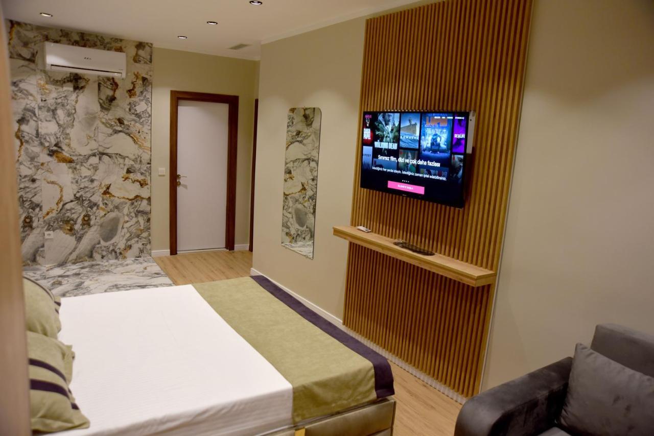 Edwin Hotel *